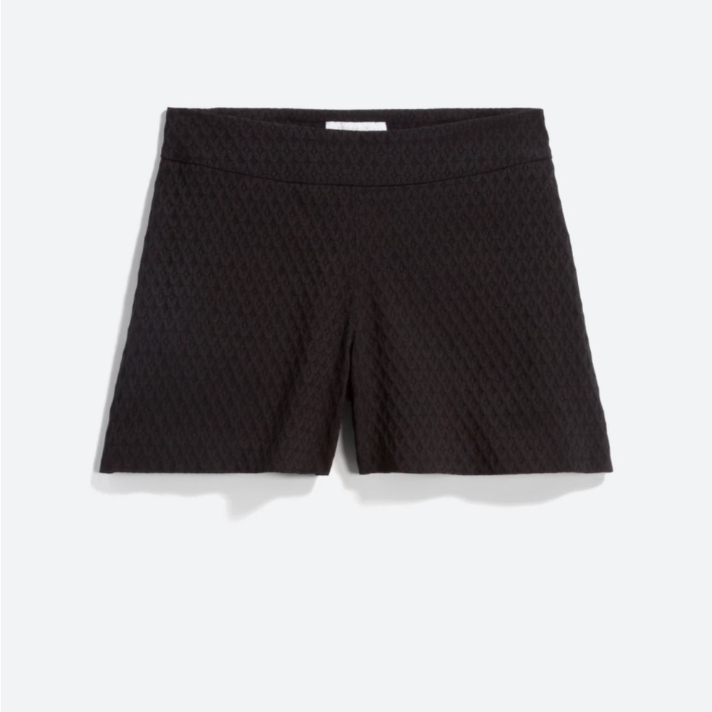 Margaret M, Serena Black Faux Back Pocket Short, Size Large